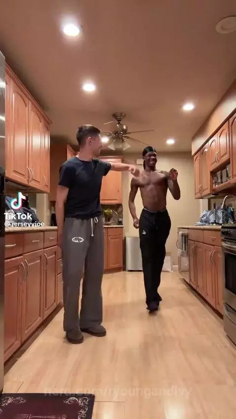 Sync by ryoungandivy