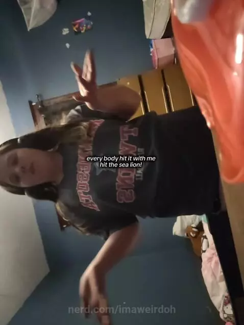 Sea li9n by imaweirdoh