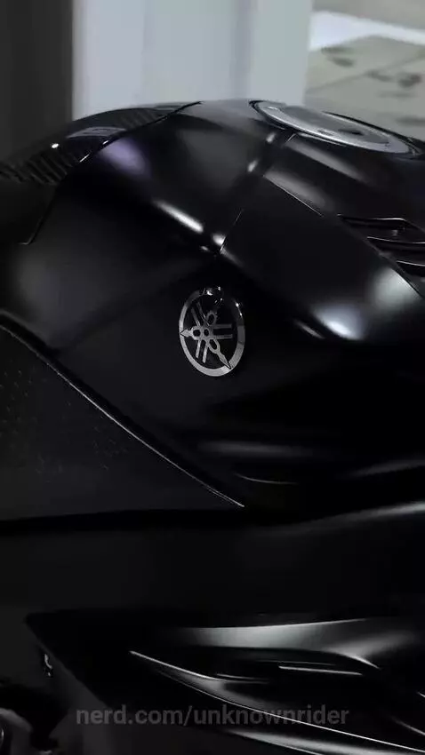 Yamaha R6 by unknownrider