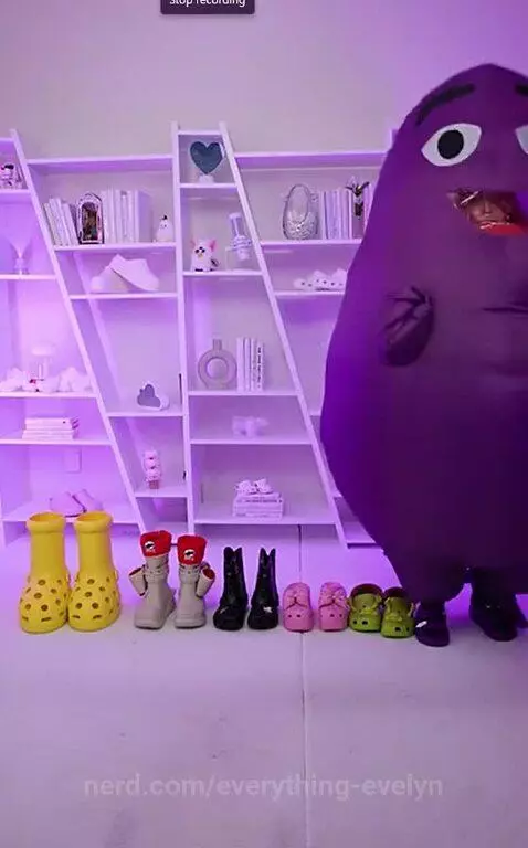 She styled her6 WEIRDEST Crocs! #Hopescope❤️ by everything-evelyn