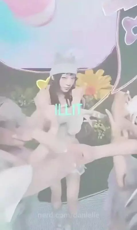 ILLIT fanchant by danielle