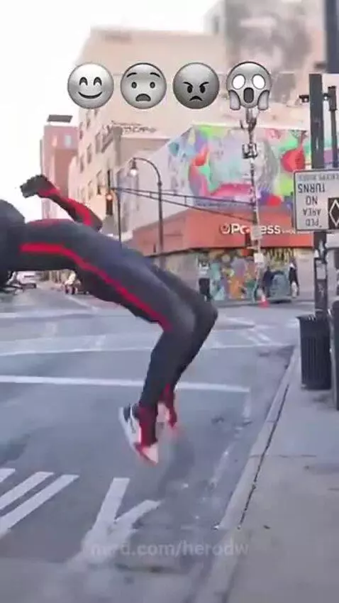 Different people’s reactions to heroes Flips by herodw