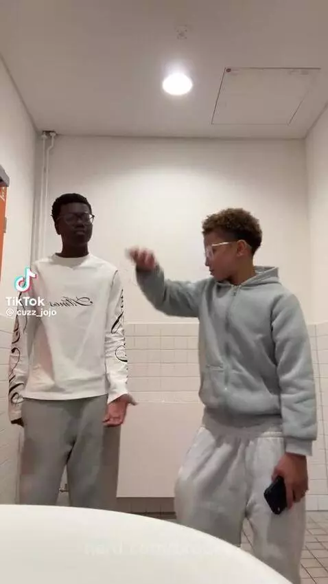 Tiktok dances pt:6 by brodeez