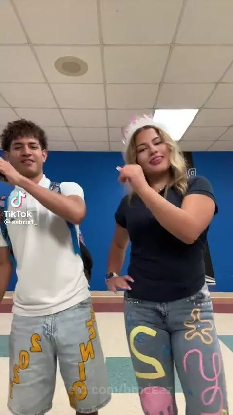Tiktok dances  pt:7 by brodeez