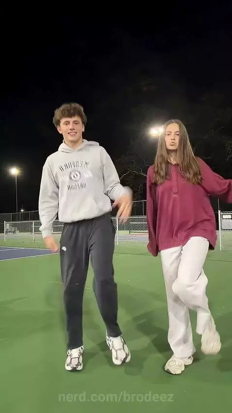 Tiktok dance pt:9 by brodeez