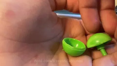 BALL VS HYDRAULIC PRESS! by treevasdagoated